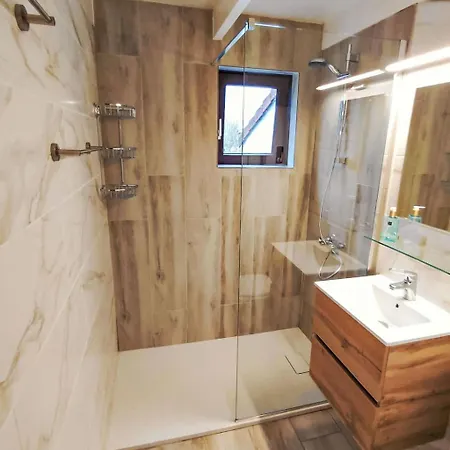 Polderhuis 9 Parking And Shared Pool By Interhome بيت للعطل *